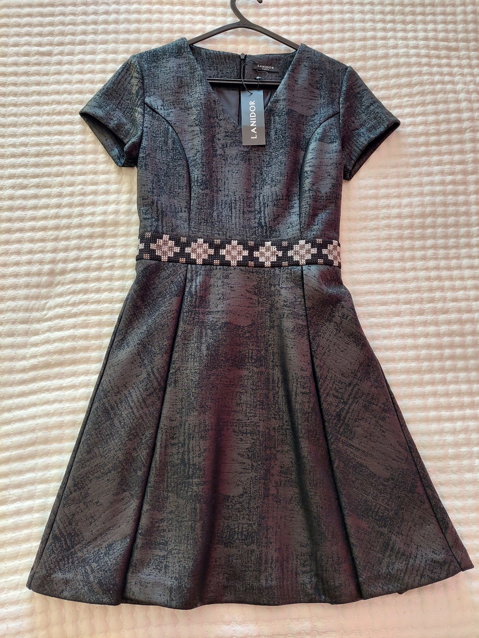 Vestido Midi Lanidor Com Etiqueta – photo 2